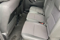 harmaa Toyota Verso 2017 kuva 8.