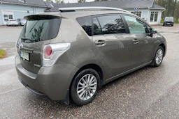 harmaa Toyota Verso 2017 kuva 12.