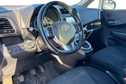 hopea Toyota Verso-S 2011 kuva 3.