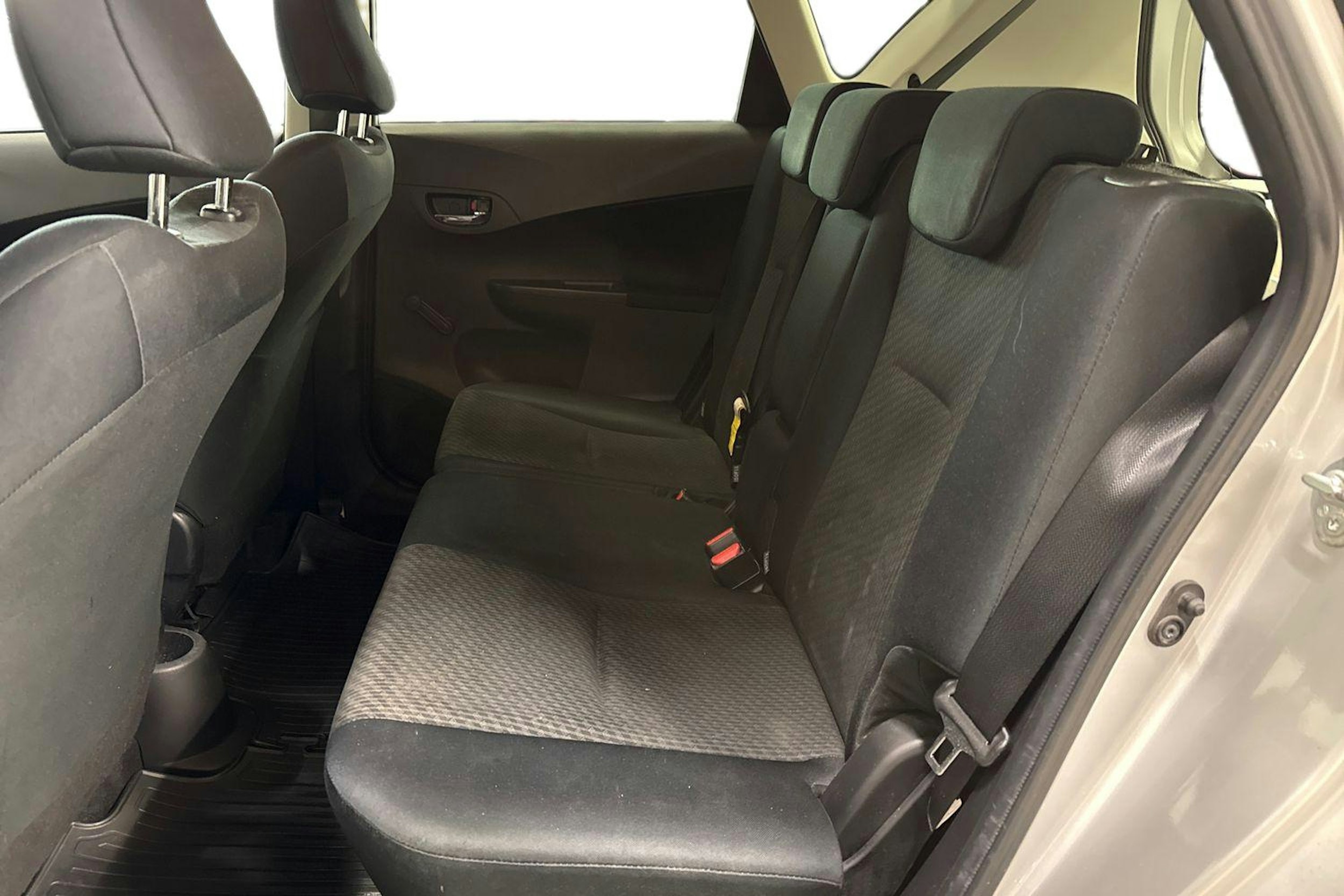 hopea Toyota Verso-S 2011 kuva 10.