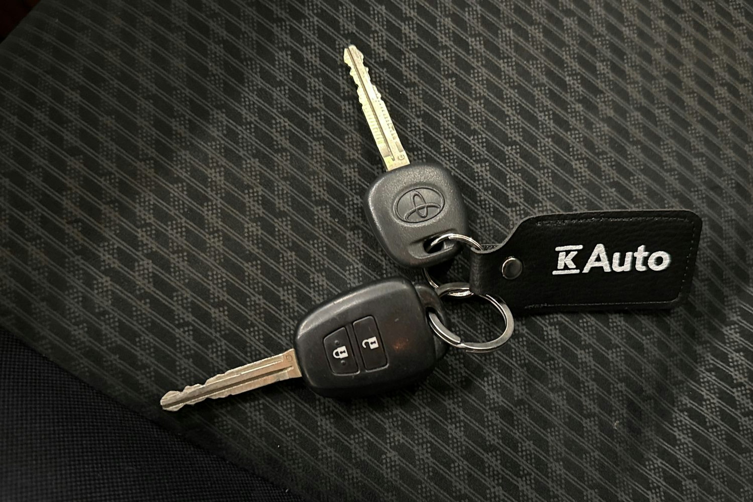 hopea Toyota Verso-S 2011 kuva 25.