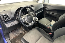 sininen Toyota Verso-S 2011 kuva 3.