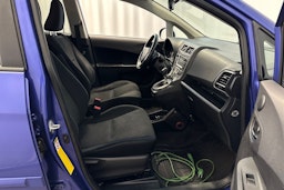 sininen Toyota Verso-S 2011 kuva 16.