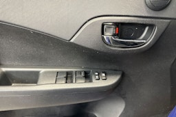 sininen Toyota Verso-S 2011 kuva 17.