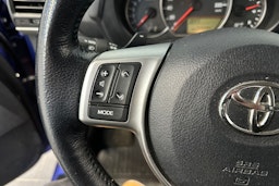 sininen Toyota Verso-S 2011 kuva 19.