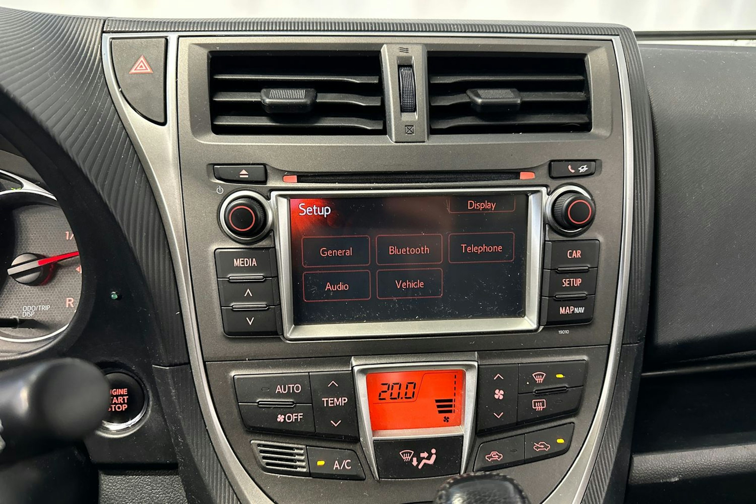 sininen Toyota Verso-S 2011 kuva 23.