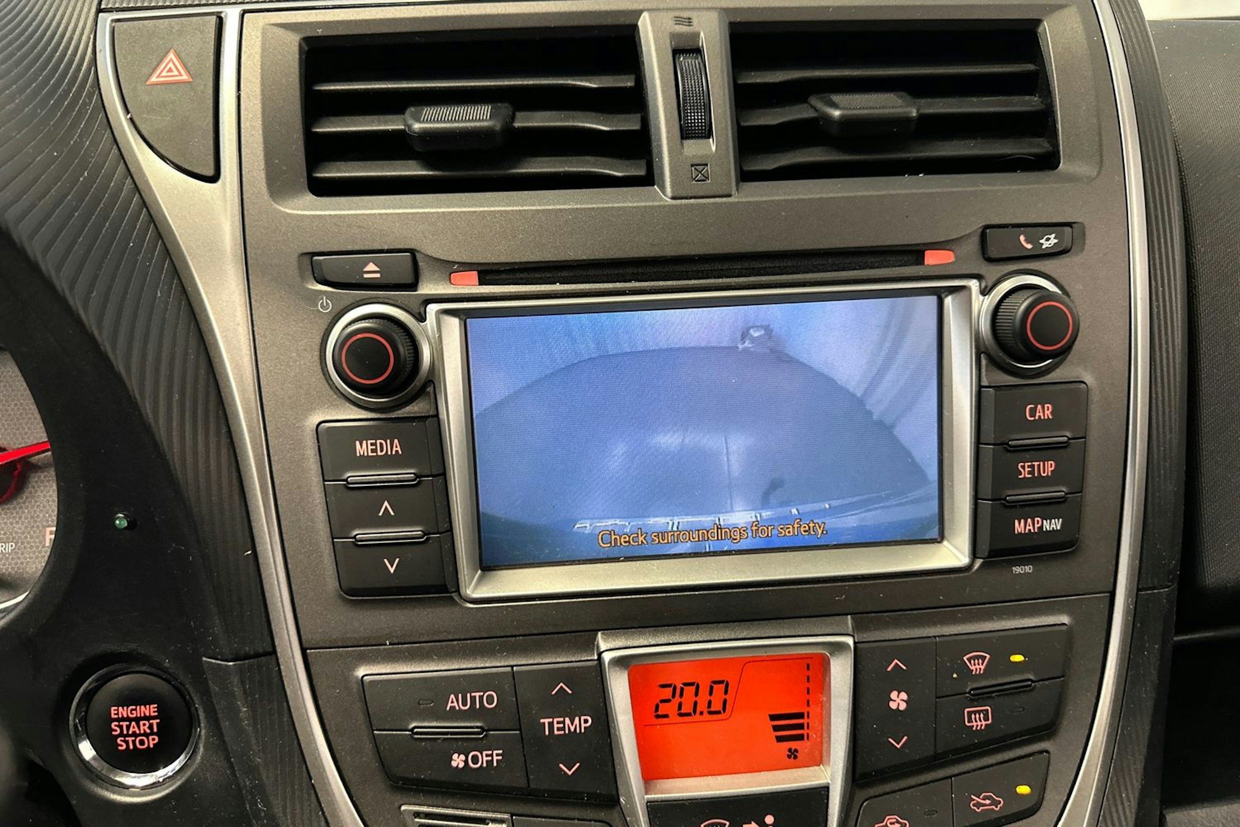 sininen Toyota Verso-S 2011 kuva 24.