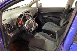 sininen Toyota Verso-S 2013 kuva 7.