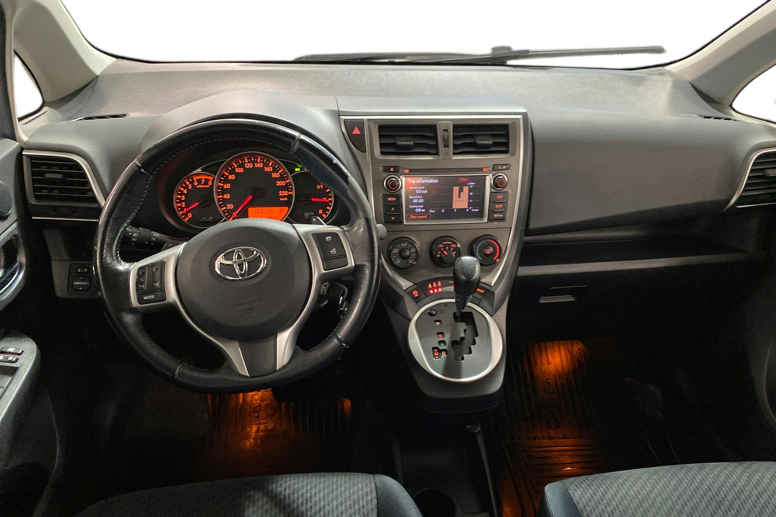 sininen Toyota Verso-S 2013 kuva 9.