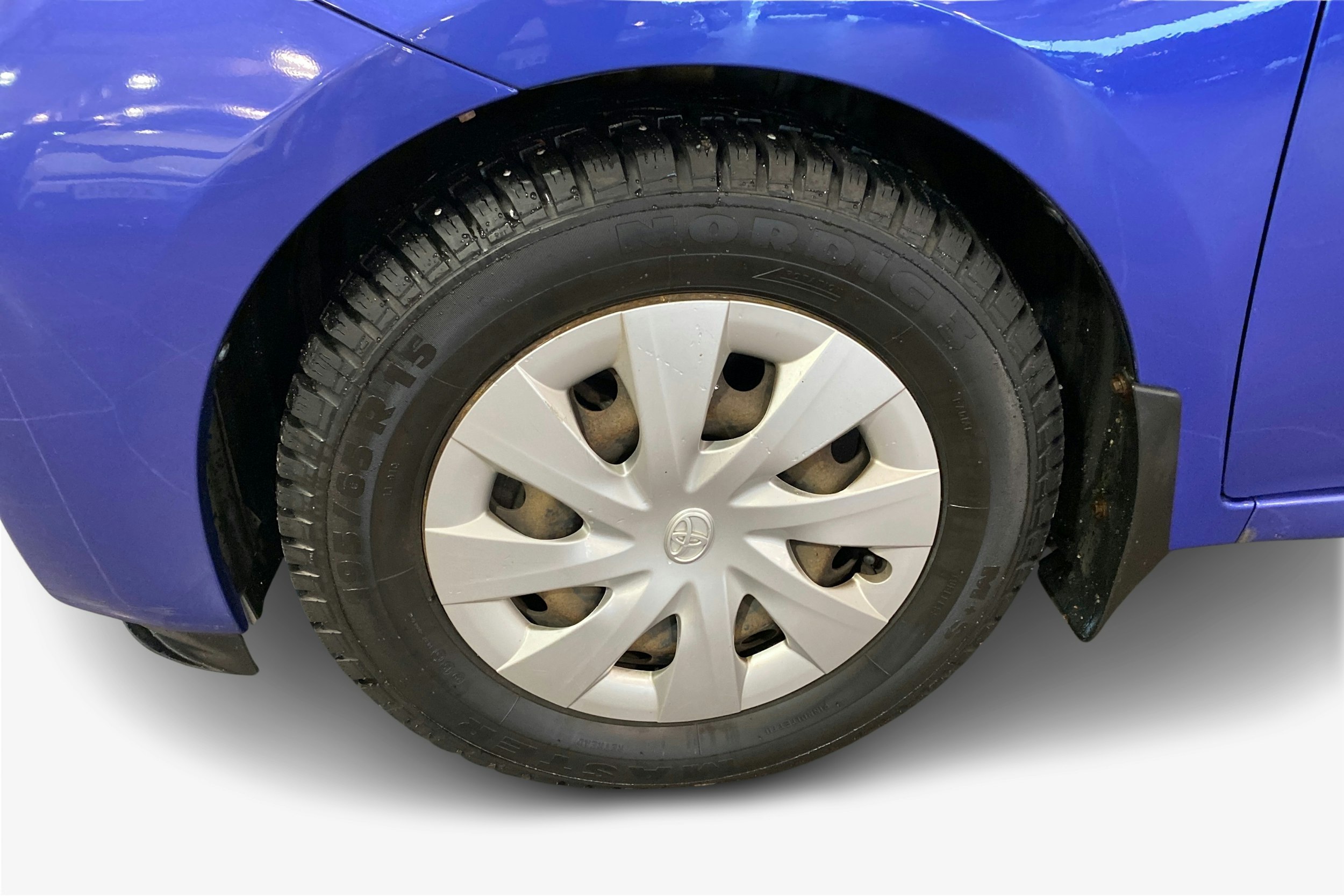 sininen Toyota Verso-S 2013 kuva 11.