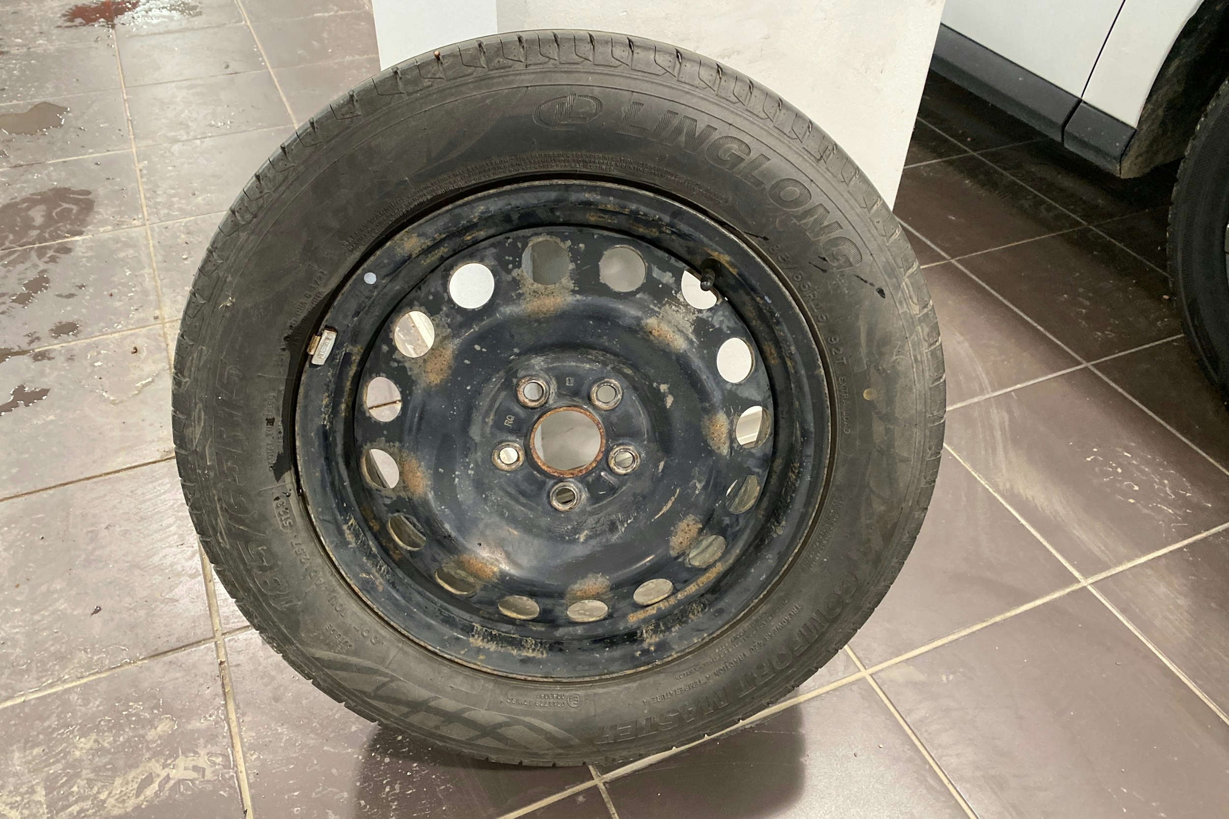 sininen Toyota Verso-S 2013 kuva 17.