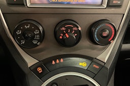 sininen Toyota Verso-S 2013 kuva 21.