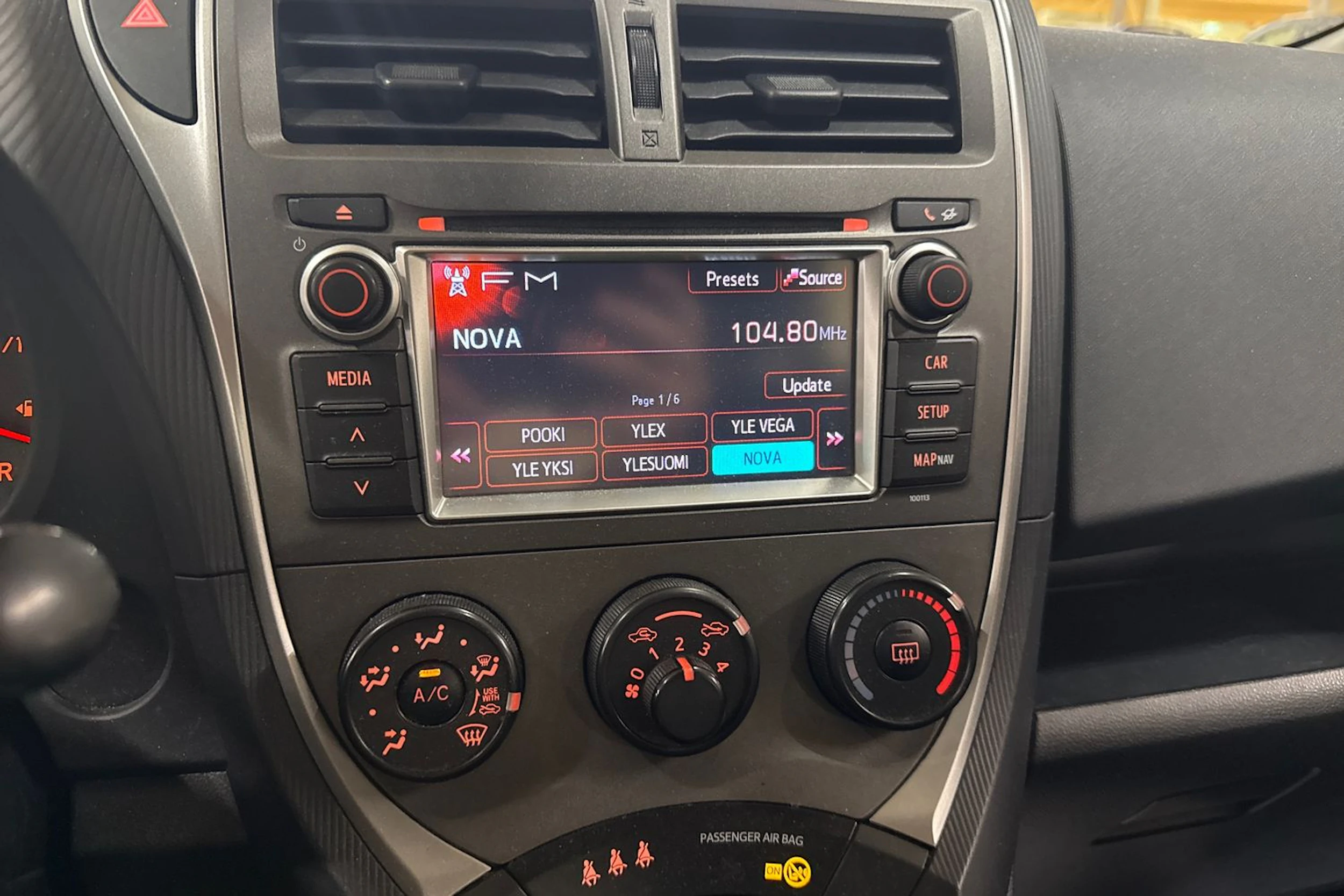 hopea Toyota Verso-S 2013 kuva 5.