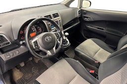 sininen Toyota Verso-S 2014 kuva 6.