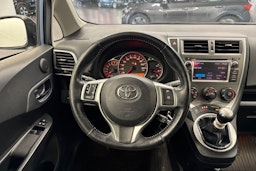 sininen Toyota Verso-S 2014 kuva 13.