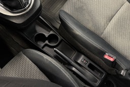 sininen Toyota Verso-S 2014 kuva 18.