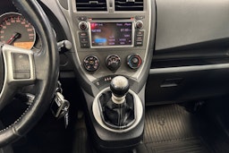 sininen Toyota Verso-S 2014 kuva 19.