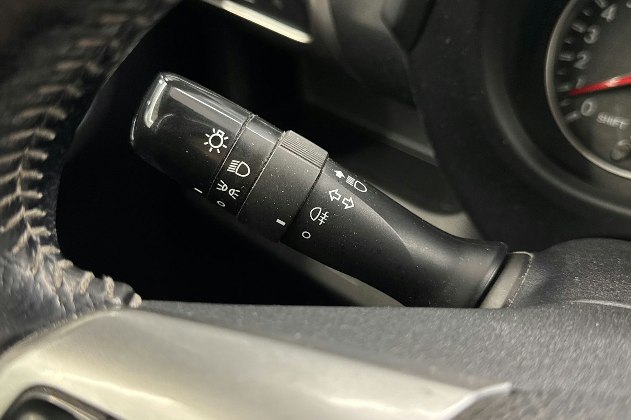 sininen Toyota Verso-S 2014 kuva 23.