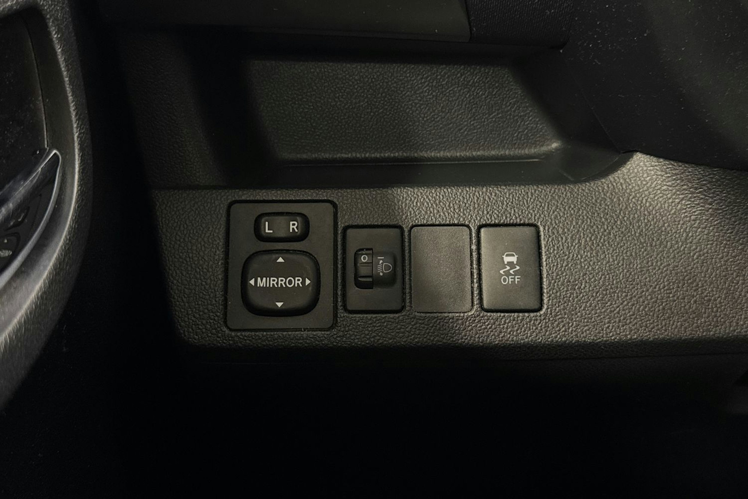 sininen Toyota Verso-S 2014 kuva 25.