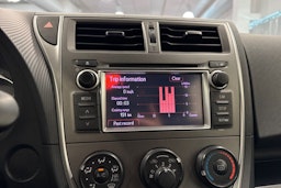 sininen Toyota Verso-S 2014 kuva 26.