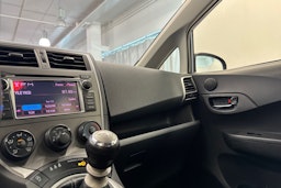 sininen Toyota Verso-S 2014 kuva 27.