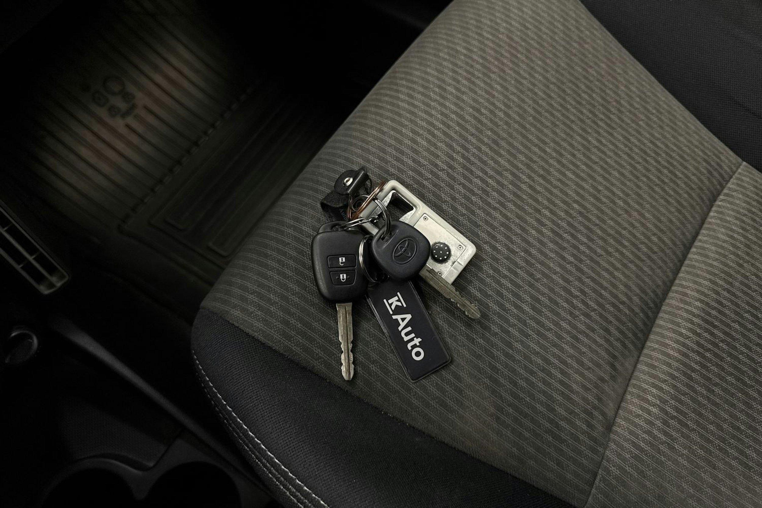 sininen Toyota Verso-S 2014 kuva 28.