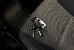 sininen Toyota Verso-S 2014 kuva 28.