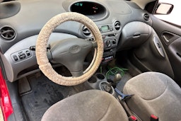 Punainen Toyota Yaris 1999 kuva 7.