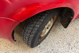 Punainen Toyota Yaris 1999 kuva 13.