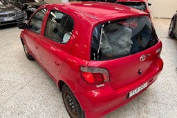 Punainen Toyota Yaris 1999 kuva 16.