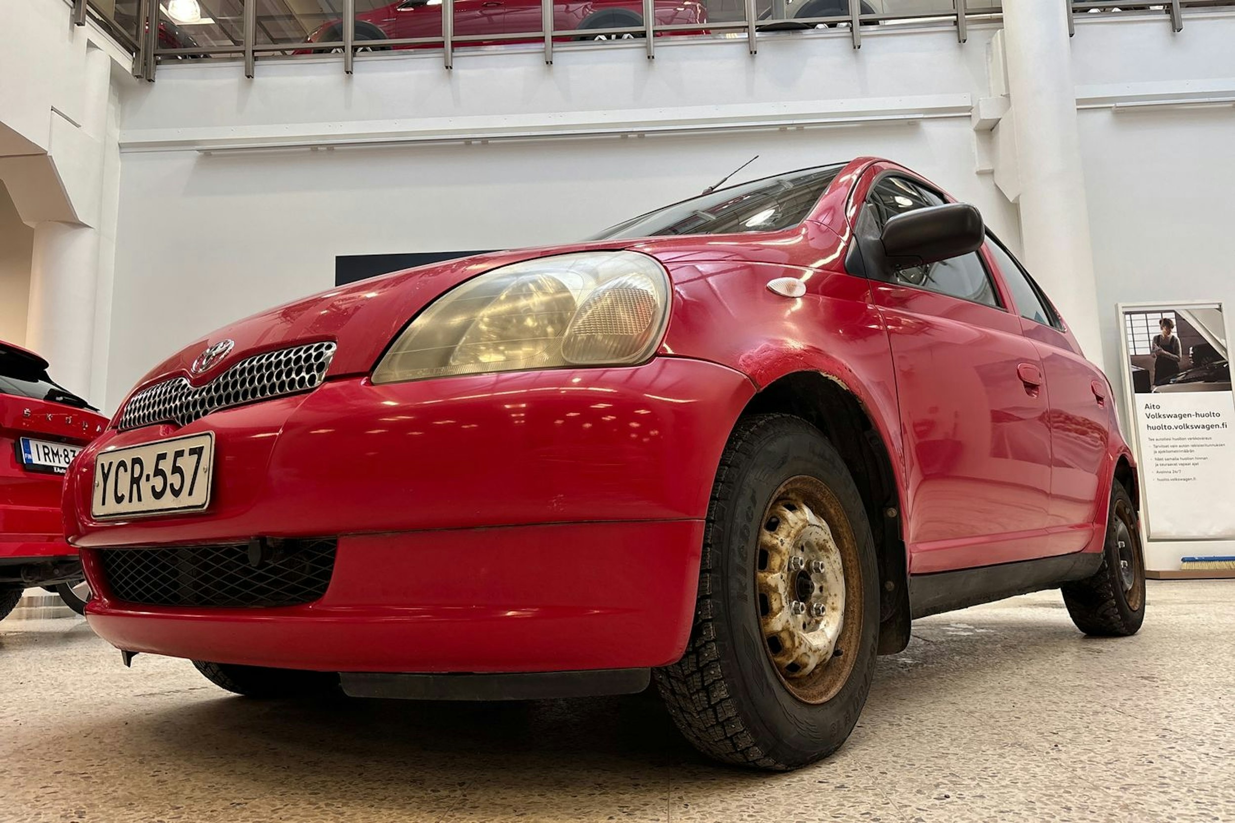 Punainen Toyota Yaris 1999 kuva 19.