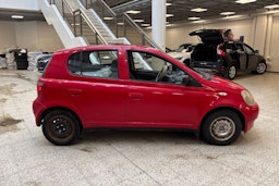 Punainen Toyota Yaris 1999 kuva 22.