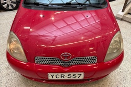 Punainen Toyota Yaris 1999 kuva 23.