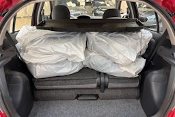 Punainen Toyota Yaris 1999 kuva 29.