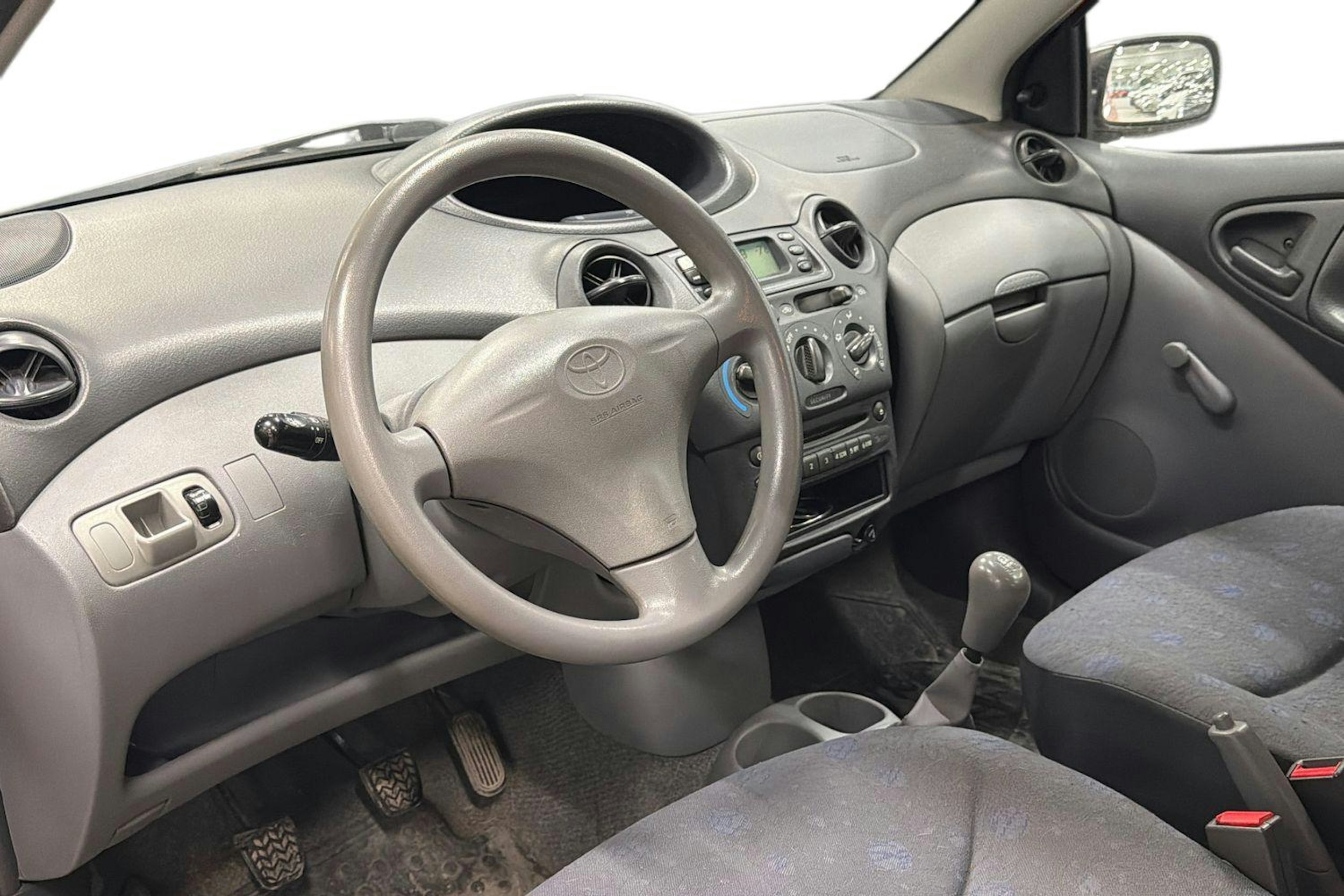 punainen Toyota Yaris 2002 kuva 3.