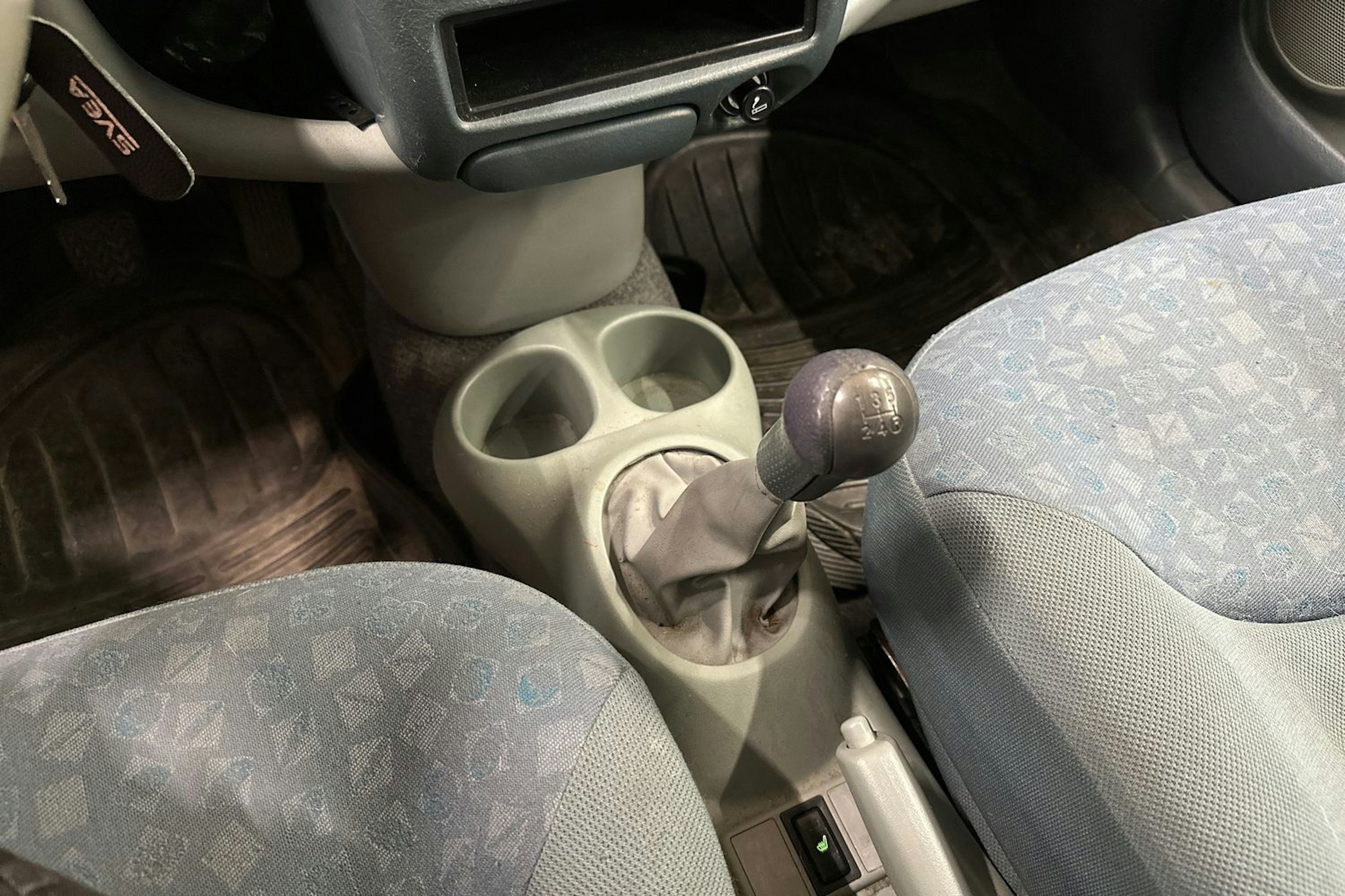 hopea Toyota Yaris 2002 kuva 18.
