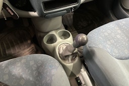 hopea Toyota Yaris 2002 kuva 18.