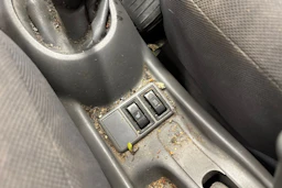 valkoinen Toyota Yaris 2002 kuva 14.