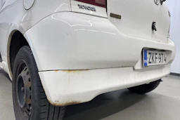 valkoinen Toyota Yaris 2002 kuva 18.