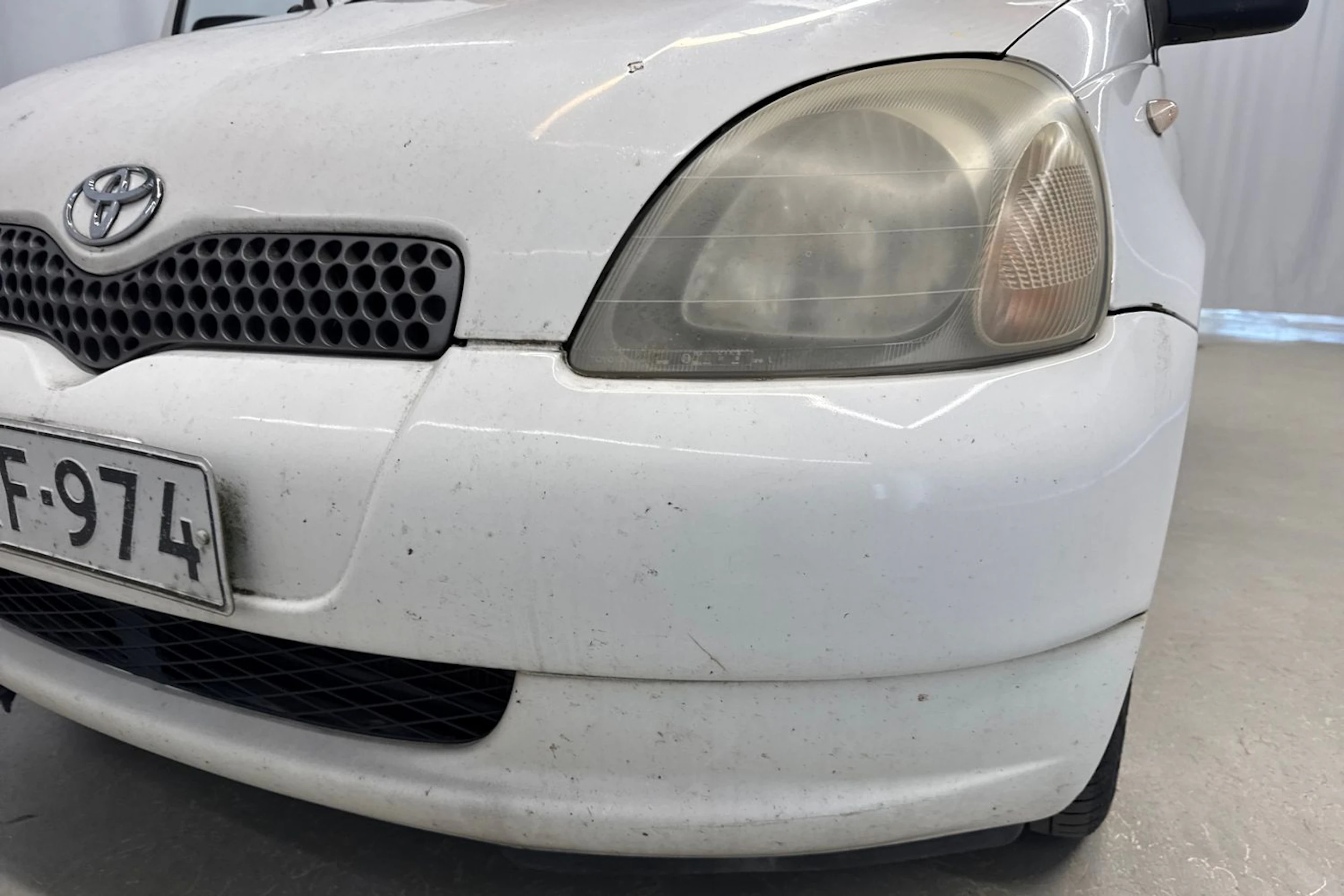 valkoinen Toyota Yaris 2002 kuva 22.