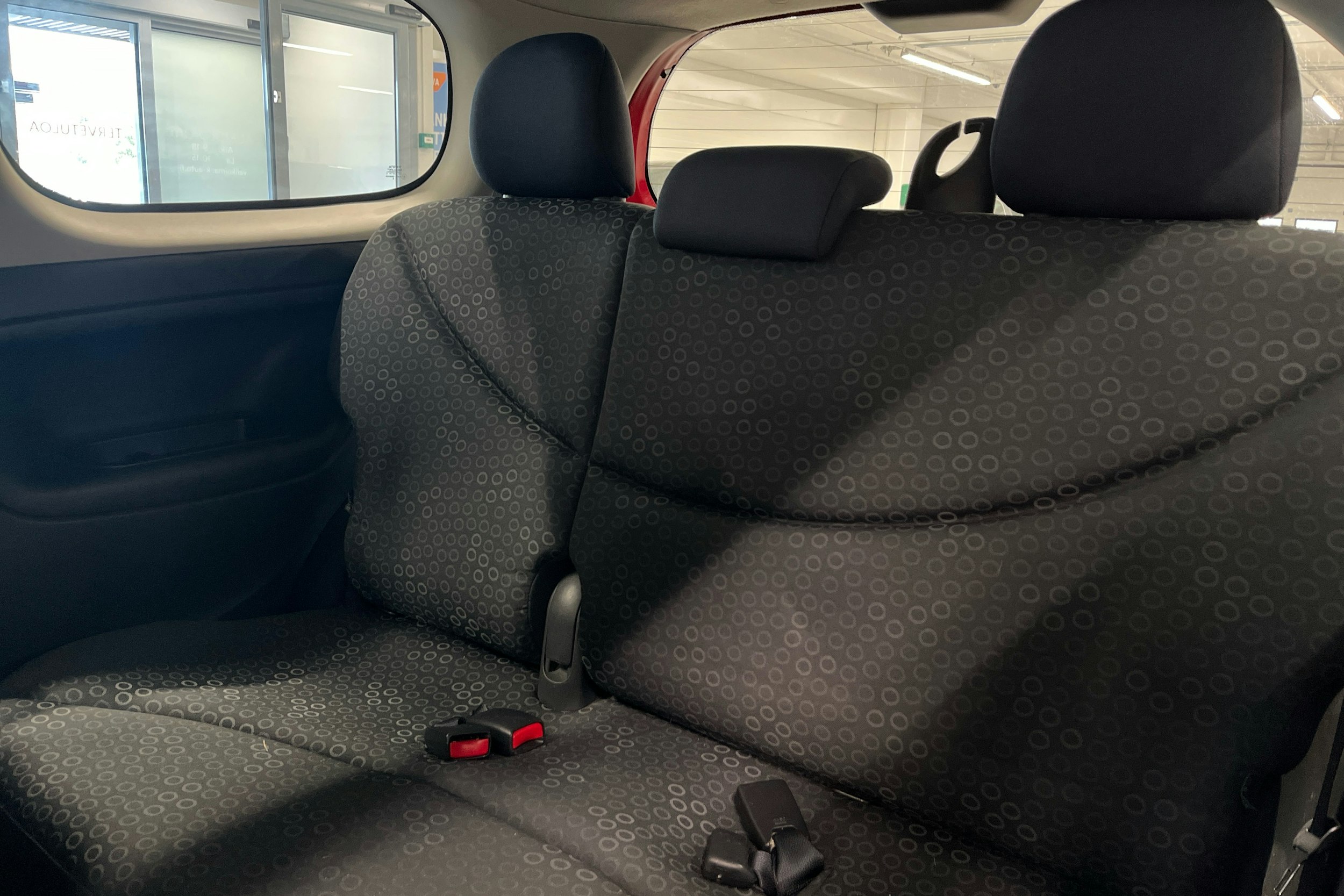 punainen Toyota Yaris 2003 kuva 8.