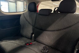 punainen Toyota Yaris 2003 kuva 8.
