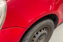 punainen Toyota Yaris 2003 kuva 11.