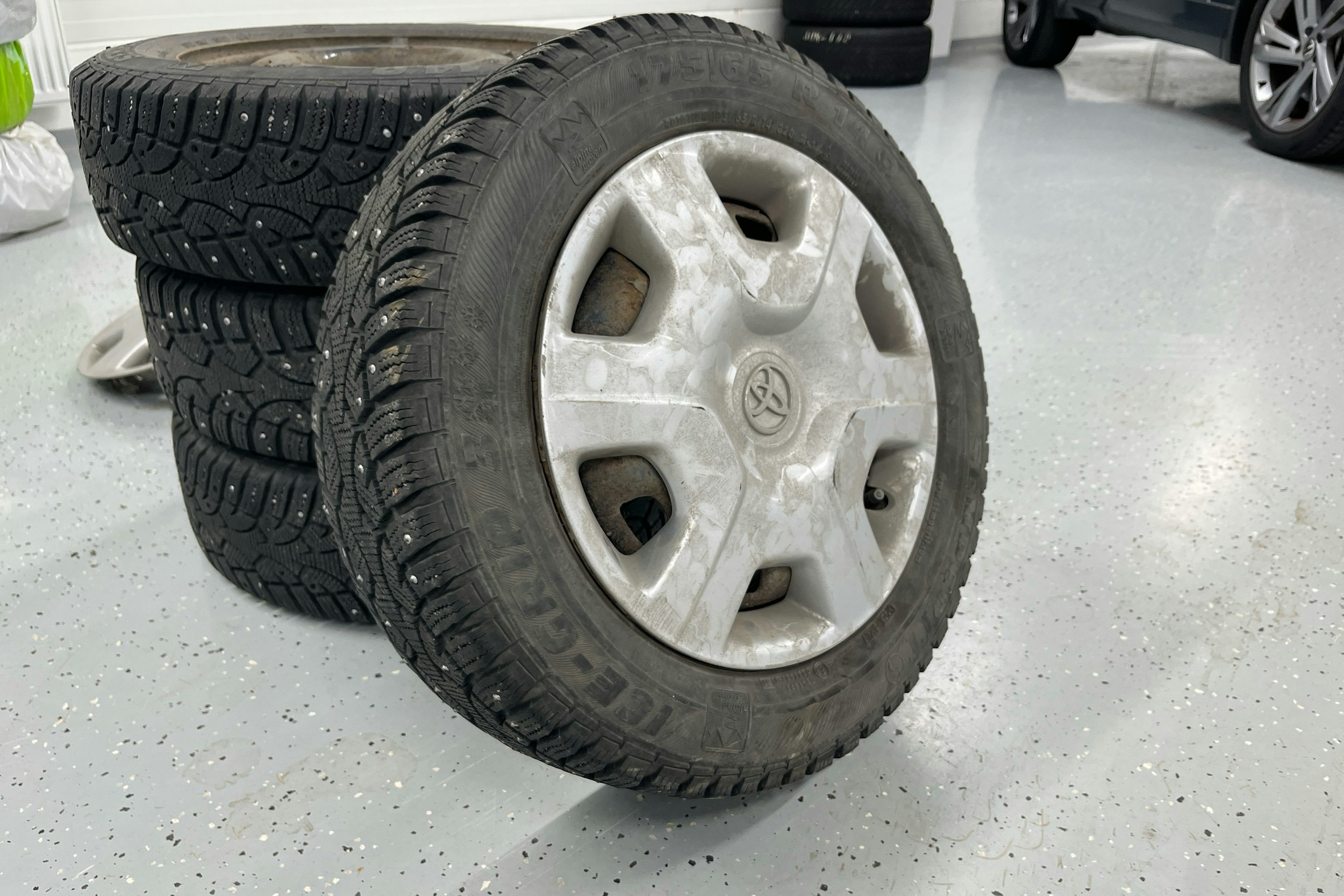 punainen Toyota Yaris 2003 kuva 15.