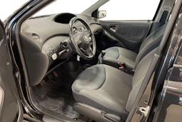 Musta Toyota Yaris 2005 kuva 6.