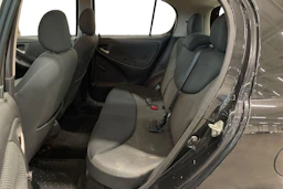 Musta Toyota Yaris 2005 kuva 8.