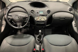 Musta Toyota Yaris 2005 kuva 11.