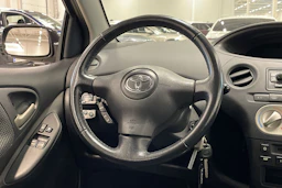 Musta Toyota Yaris 2005 kuva 12.