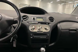 Musta Toyota Yaris 2005 kuva 15.