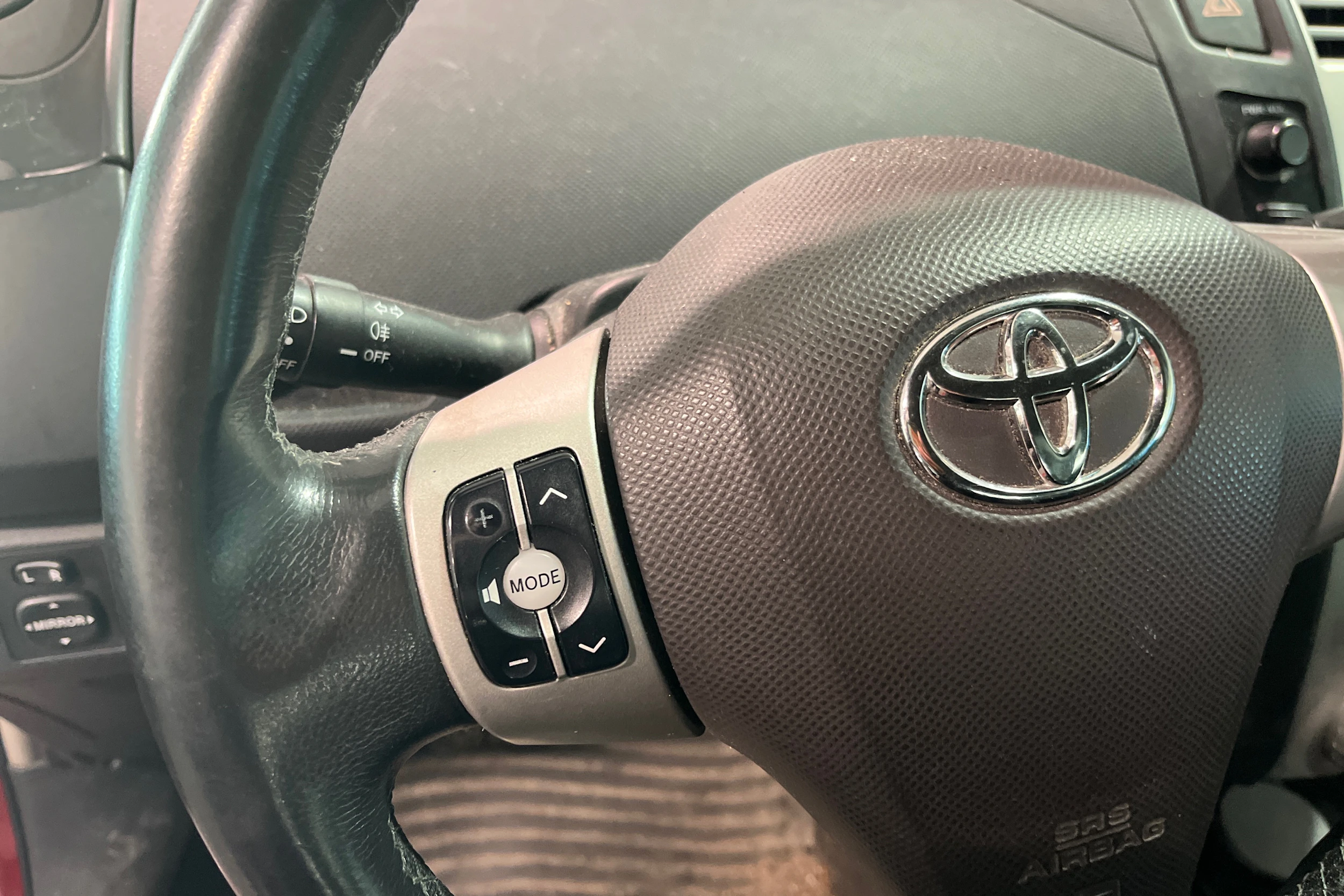 Punainen Toyota Yaris 2006 kuva 11.